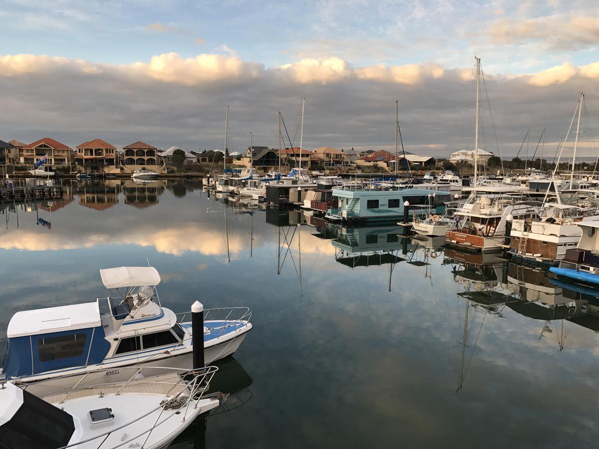 Marina View Chalets Мандура Екстер'єр фото