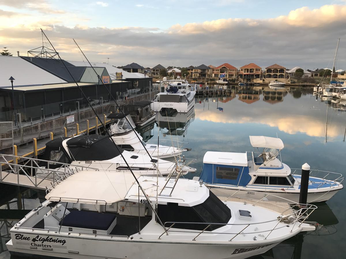 Marina View Chalets Мандура Екстер'єр фото